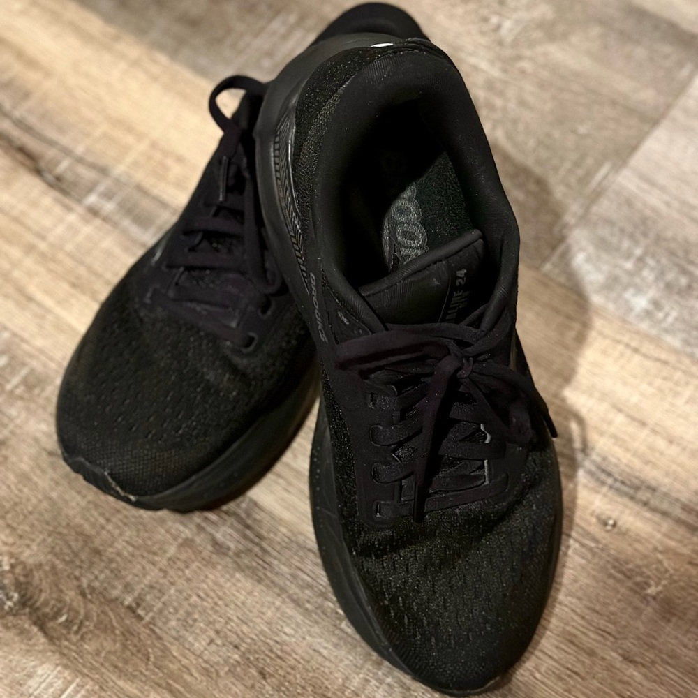 Brooks Black Athletic Shoes with Modern Design